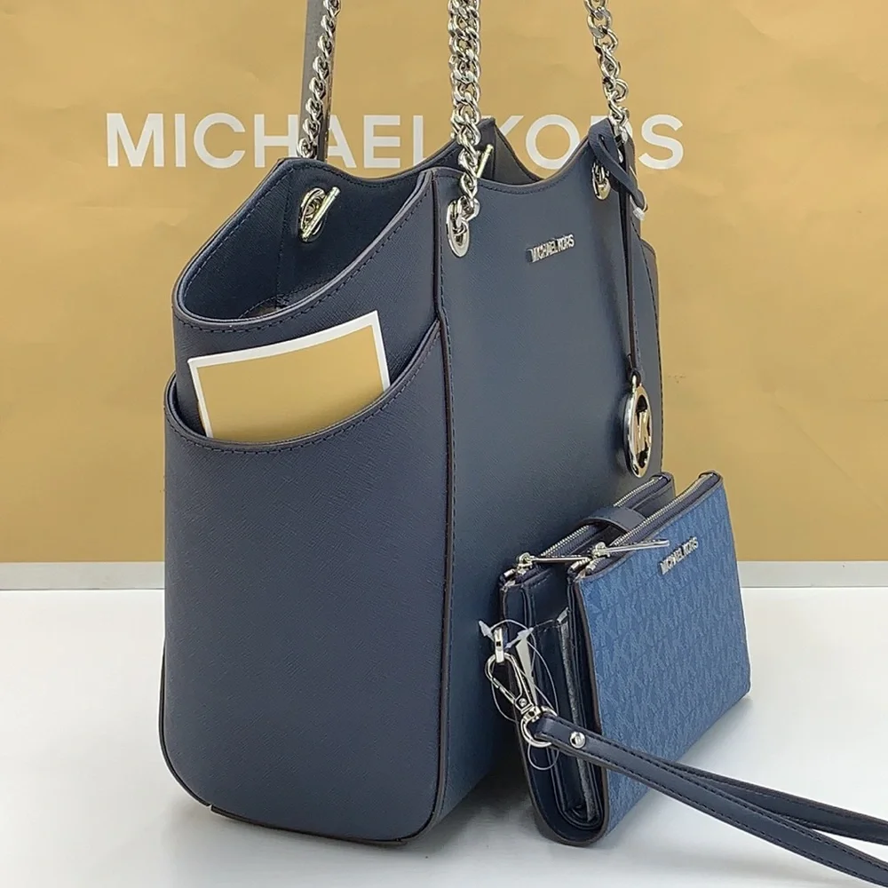 MICHAEL KORS LARGE CHAIN SHOULDER TOTE NAVY & LG DOUBLE ZIP WRISTLET DK … - Picture 4 of 16